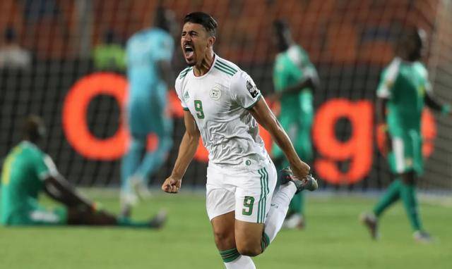 开云体育下载-阿尔及利亚队在非洲锦标赛中夺冠！