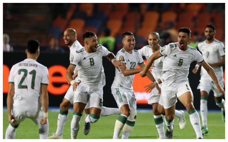 阿尔及利亚队在非洲锦标赛中夺冠！