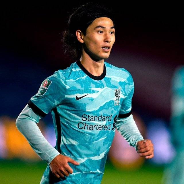 开云体育官网-半场结束前猛然爆发反超，逆转胜