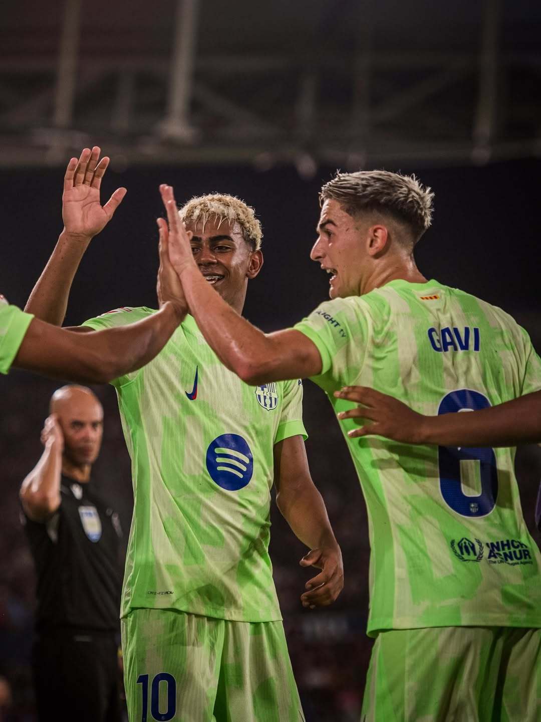 开云体育在线-包含巴萨外援表现出色，关键时刻挺身而出的词条