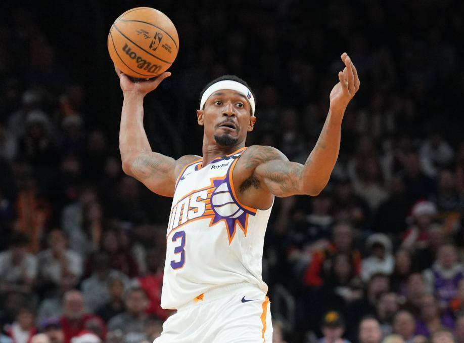 包含太阳主场力克骑士，布克独得分杀入胜利的词条