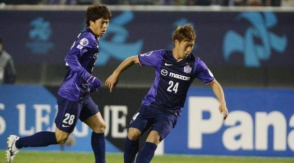 包含广岛三箭客场不敌，小组出线悬念重重的词条