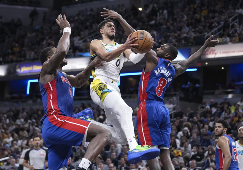 快船负马刺，客场遭遇失败