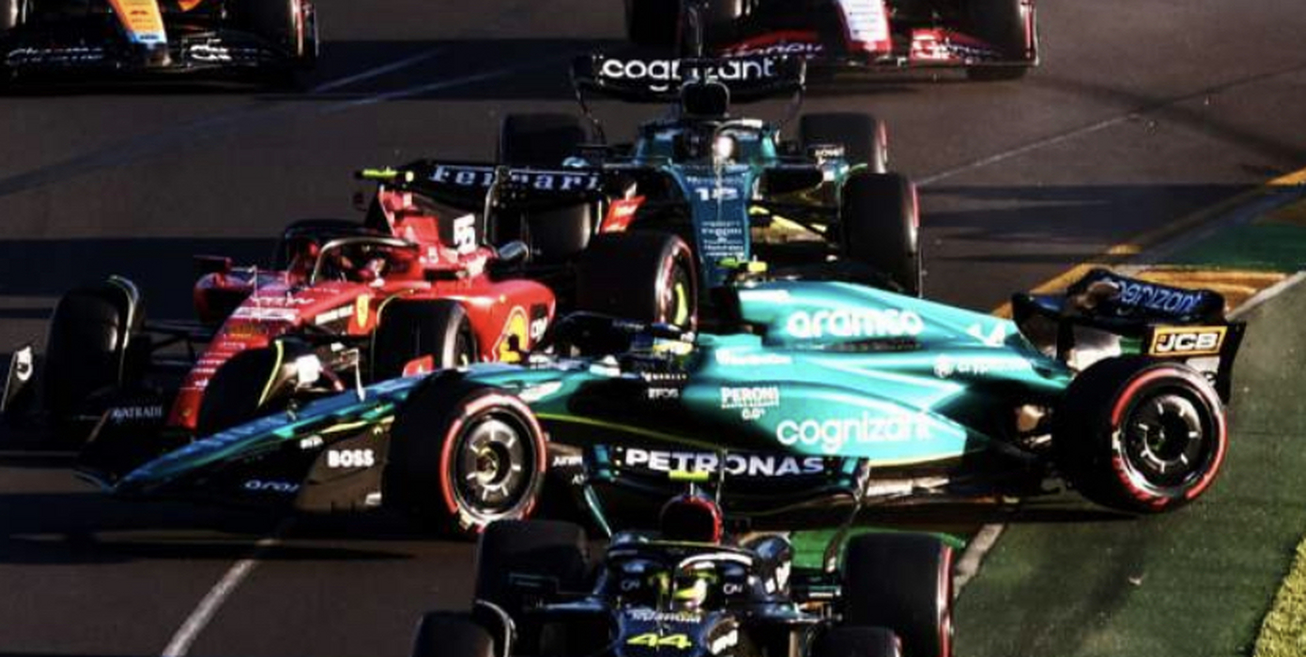 包含法拉利碾压威廉姆斯，塞恩斯统治全场的词条