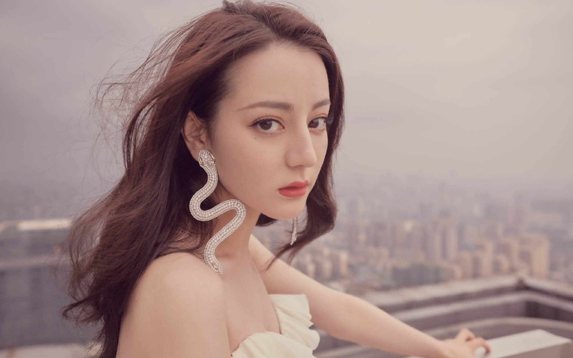 哈兰德独扛战旗，西班牙国家队与巴萨的梦幻对决