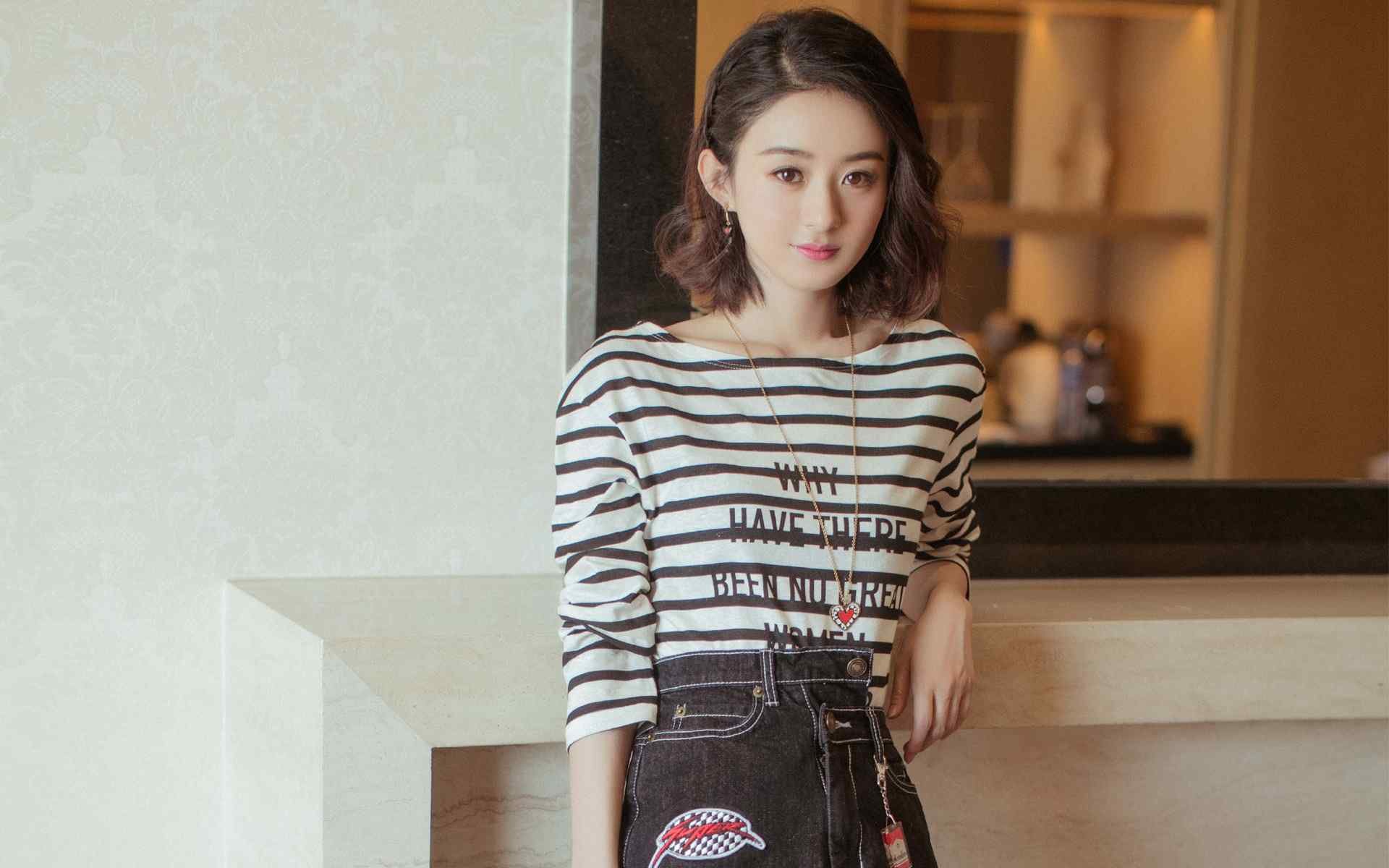 欧冠半决赛焦点战，曼联主场3-0完胜希腊奥林匹亚科斯，红魔占得晋级先机