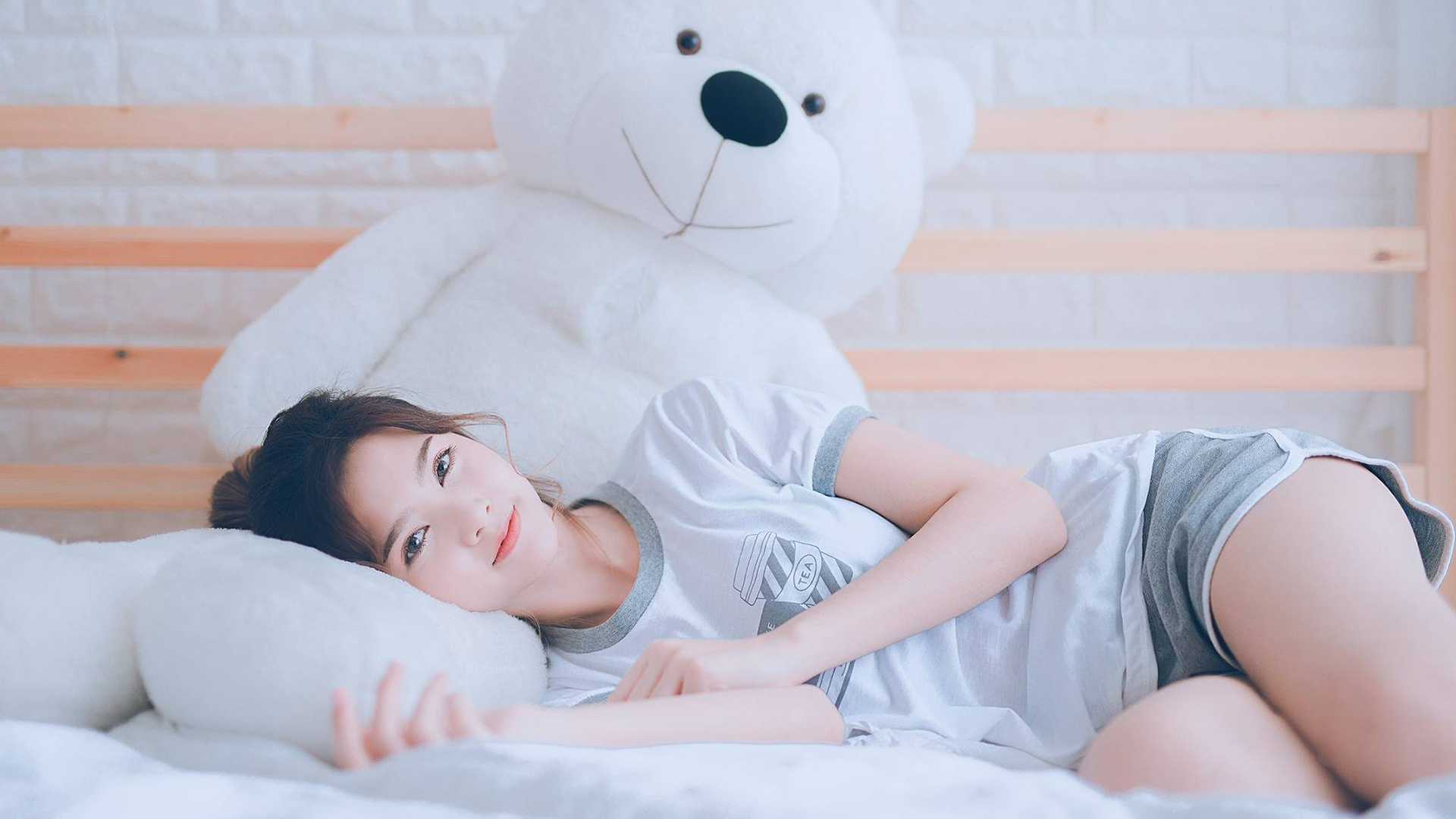 开云体育在线-足球之夜，维尼修斯爆发引领胜利，丹麦压哨绝杀塞内加尔