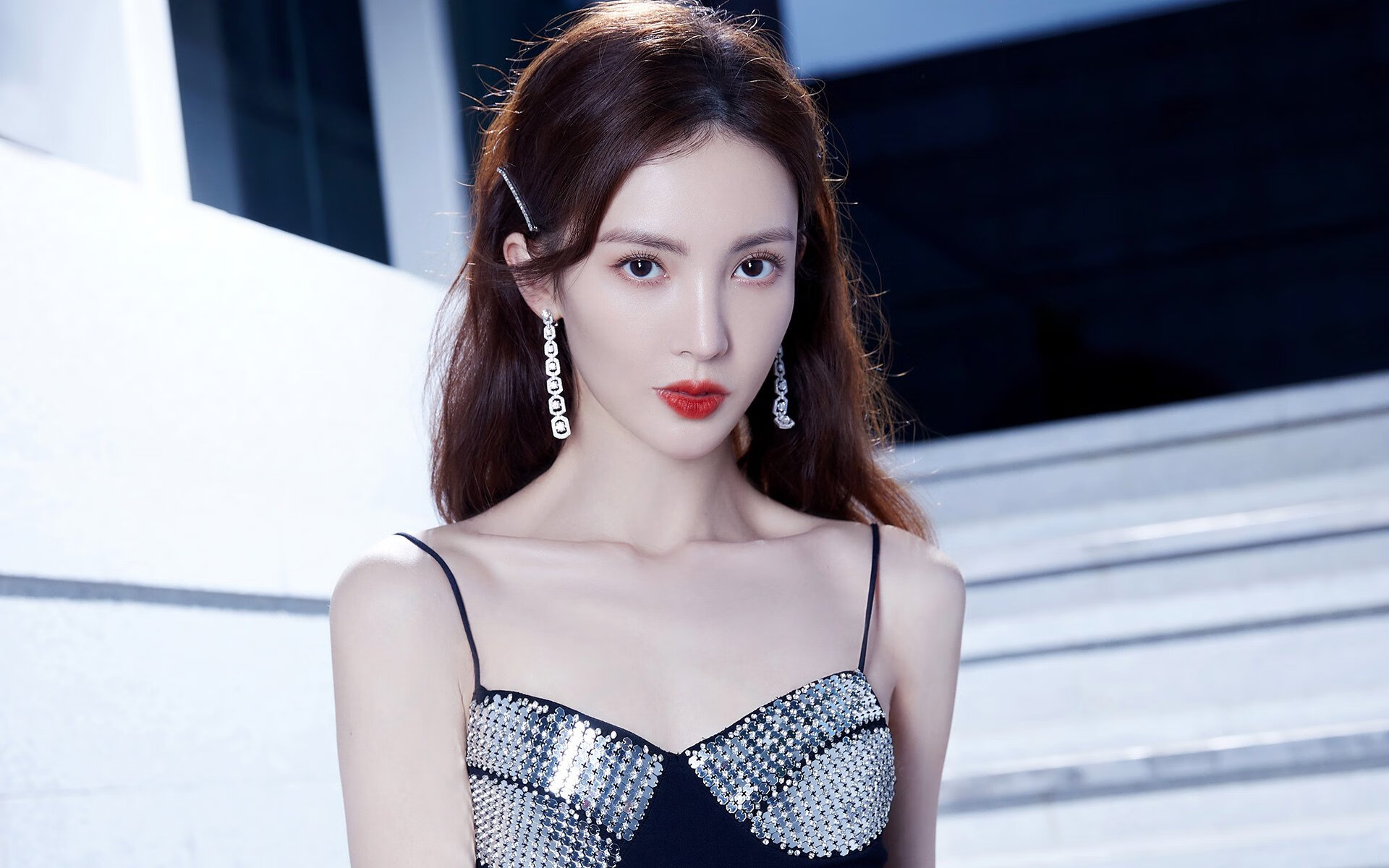 中国速胜芬兰，李刚仁欧冠接管比赛，亚洲足球的平行未来对决