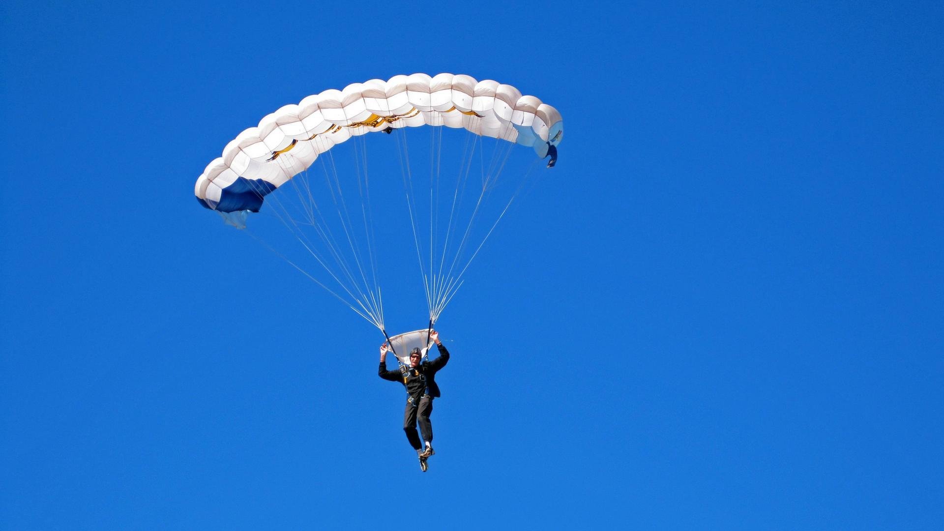 乔治如入无人之境，尼克斯防线在他面前形同虚设