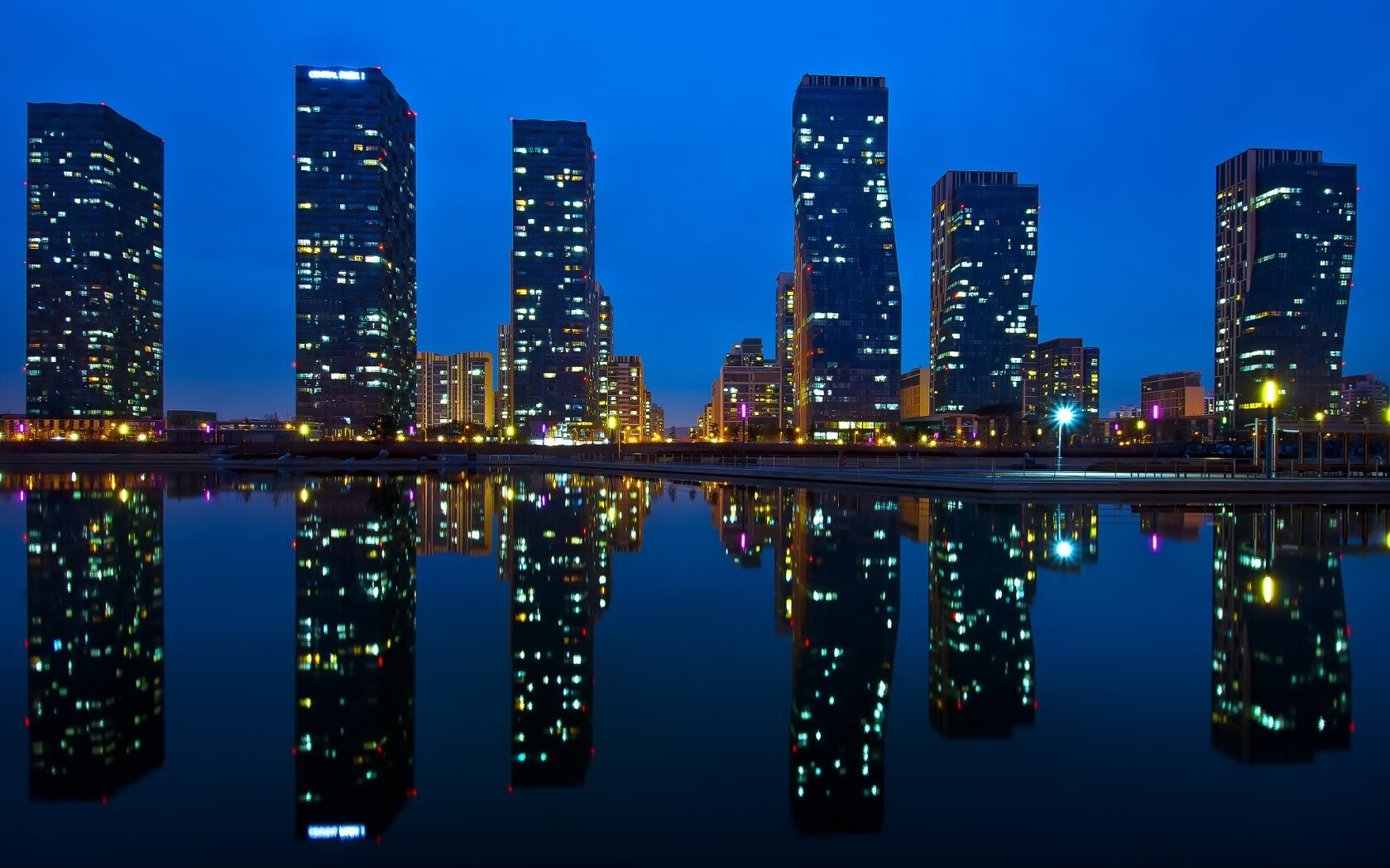 欧冠淘汰赛焦点战，苏格兰球队奇迹过关勒沃库森