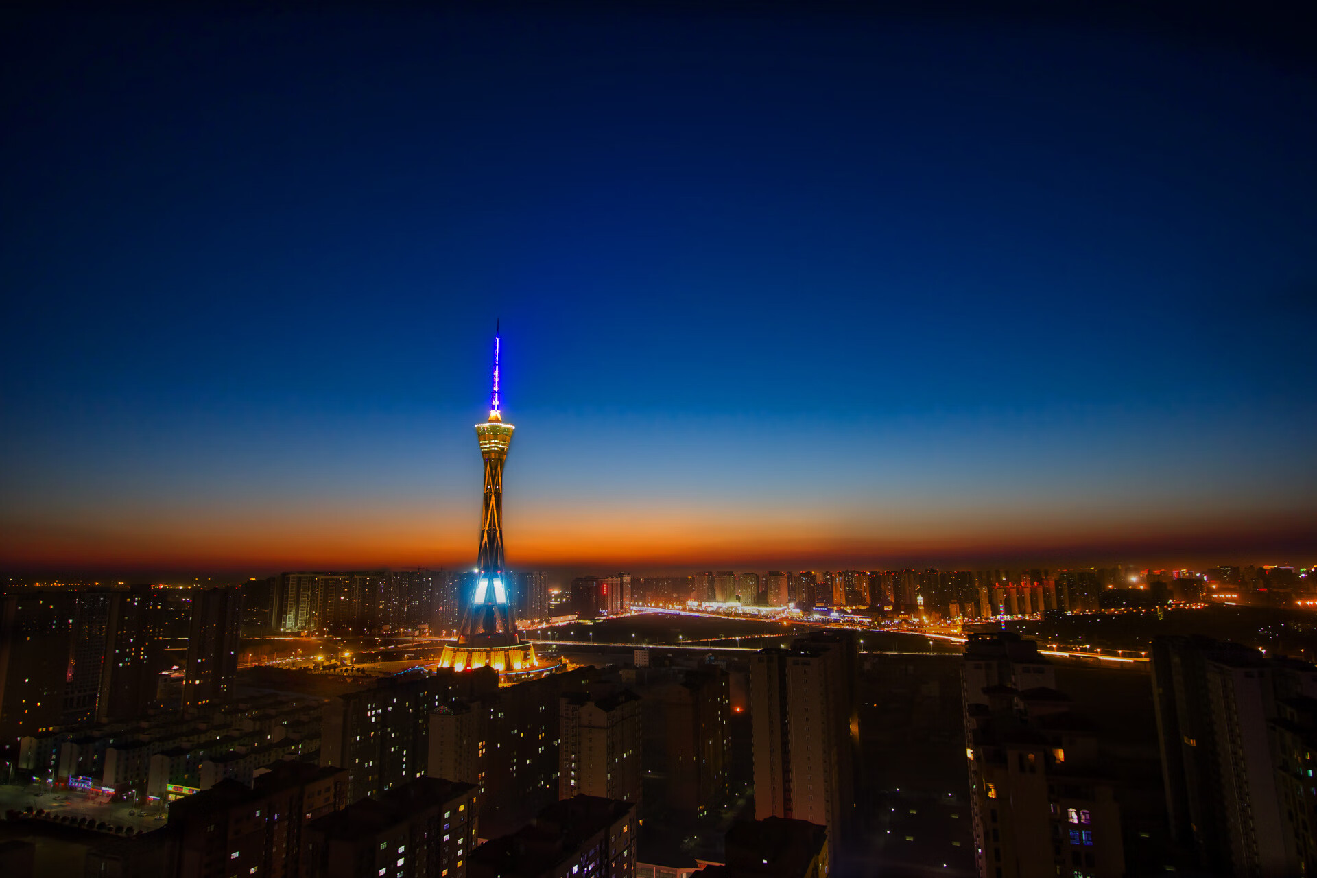 绝杀！2026世界杯A组首战，卡塔尔2-1力克越南，费利克斯独造两球闪耀全场